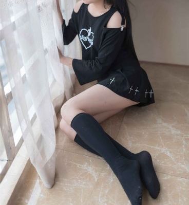 异国女郎在巴黎_4K手机在线观看