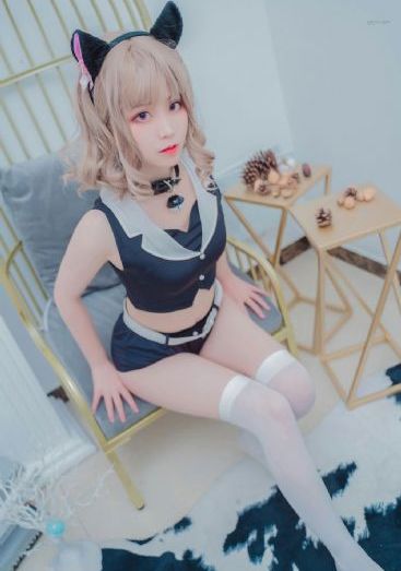 一代女皇艳史79分钟三级_粤语中字在线观看