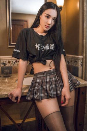 丰满女教师5中字_4K电影免费在线