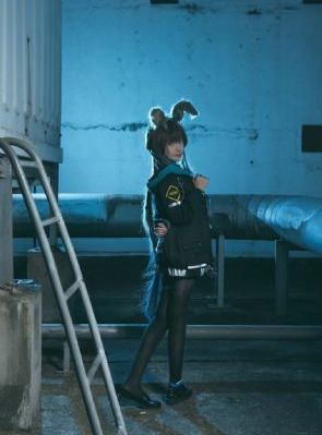女大学生的沙龙室在线观看_剧情片免费观看最新